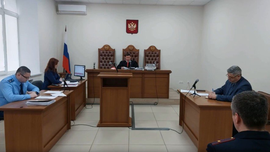 Заседание в зале суда