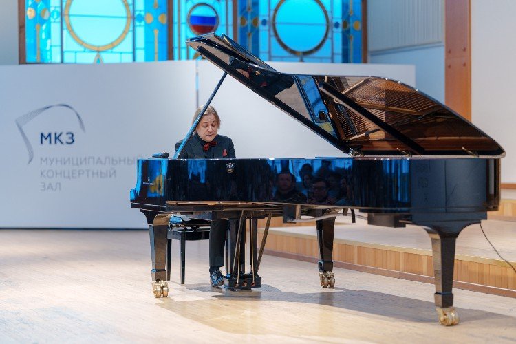 Виртуоз Пётр Лаул познакомил краснодарцев с историей вальса