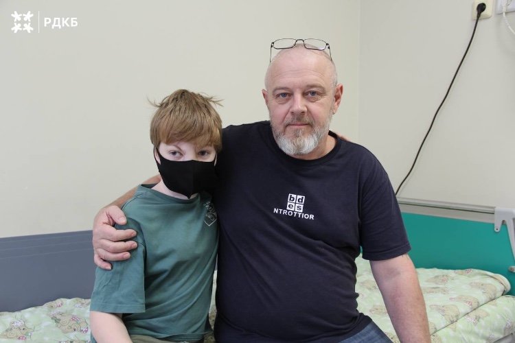 Валя Королёв, которого покусали собаки в Сочи, начал дышать самостоятельно