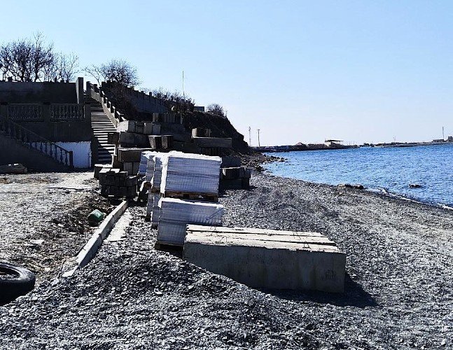 стройка на пляже Утриша