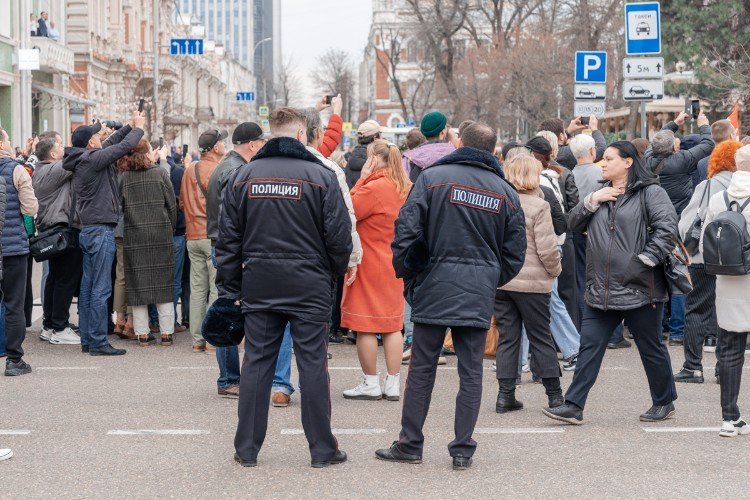 Сафронов со сторонником рассказывает о ситуации