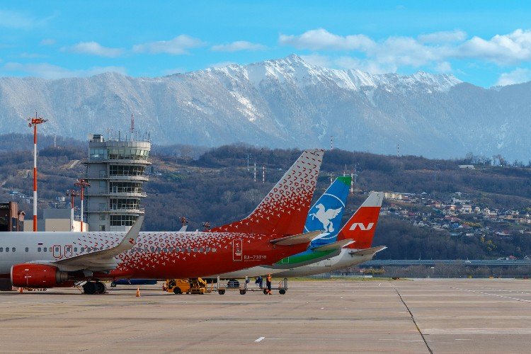 Авиакомпания «Азимут» приостановила рейсы в Израиль из Краснодара