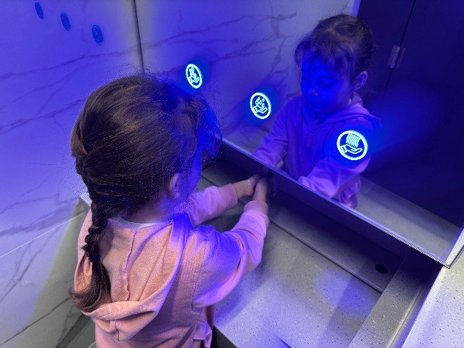 С заботой о детях: семейные туалеты заработали в аэропорту Сочи