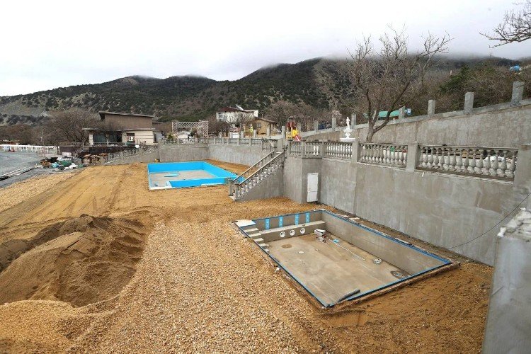 Мэрия Анапы судится с арендатором, уничтожающим пляж Большого Утриша