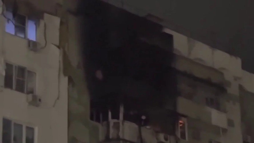 Атака на Новороссийск 6 апреля: обломки дрона влетели в МКД, пострадали дети