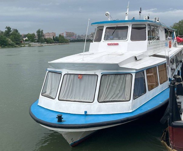 Теплоход на Кубани