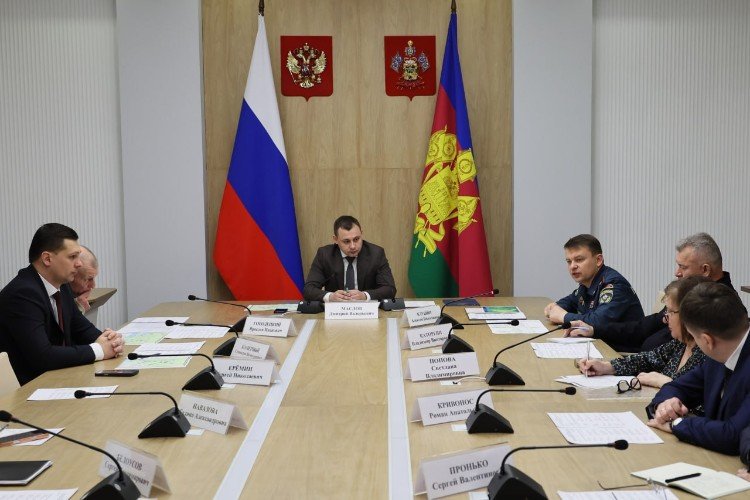 Вице-губернатор Маслов открывает совещание