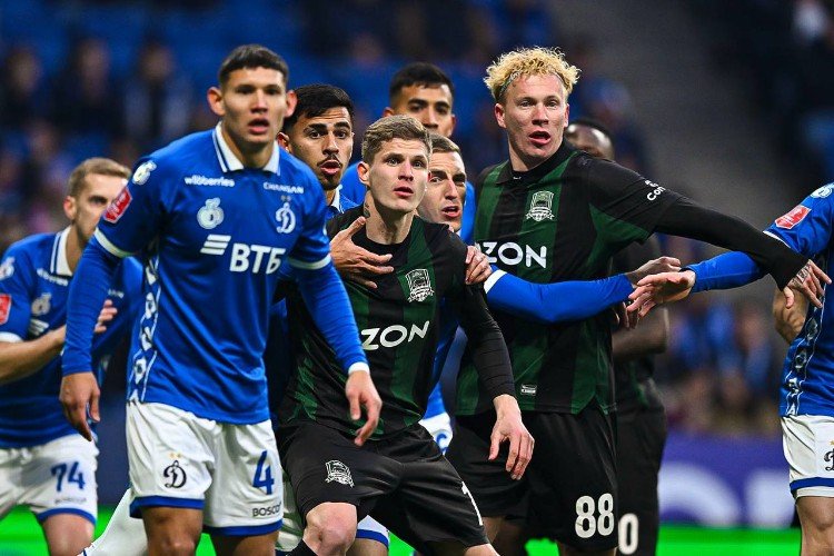 Футболисты «Динамо» и «Краснодара»