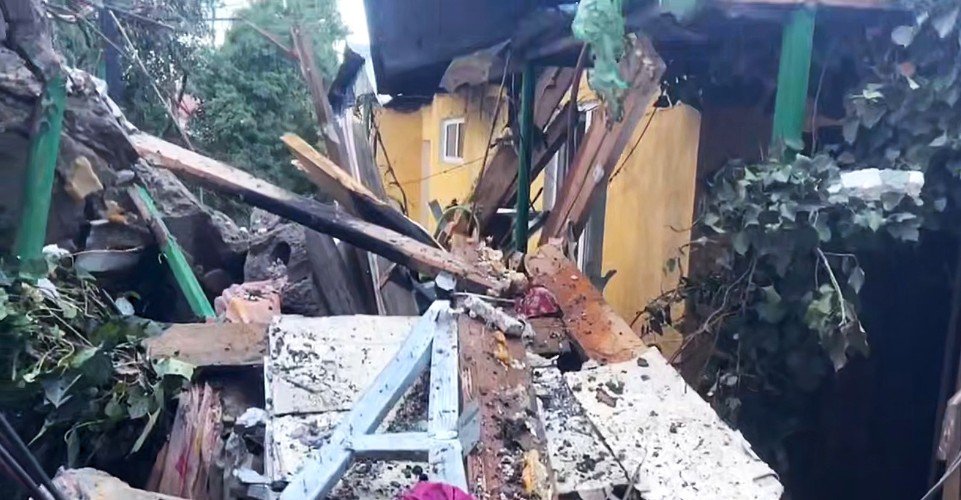 Кадры разрушенных домов после атаки БПЛА на Туапсе — оперштаб Кубани