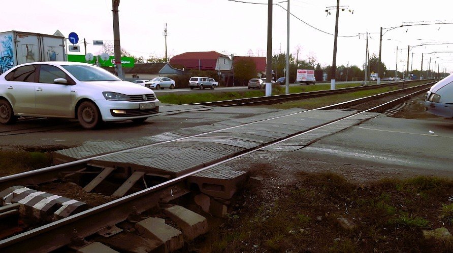 Движение через ж/д переезд в Краснодаре ограничат на ночь