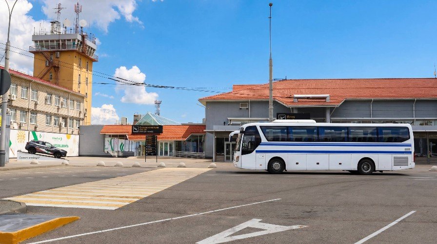 Новый автобусный маршрут соединил аэропорты Краснодара и Геленджика