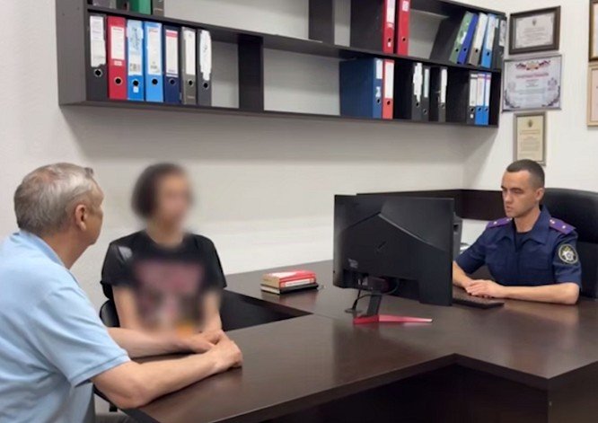 Задержаный неадекват на допросе