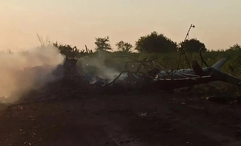 Сельхозвертолёт рухнул во время обработки полей на Кубани