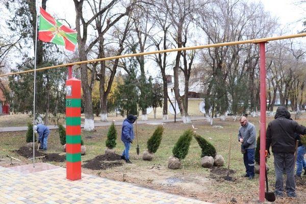 Новые деревья и старая листва: благоустройство улиц Тихорецка