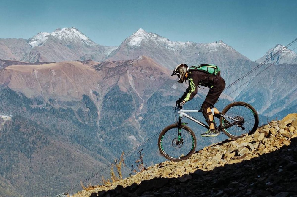 Массовый скоростной спуск велосипедистов состоится с горах Сочи