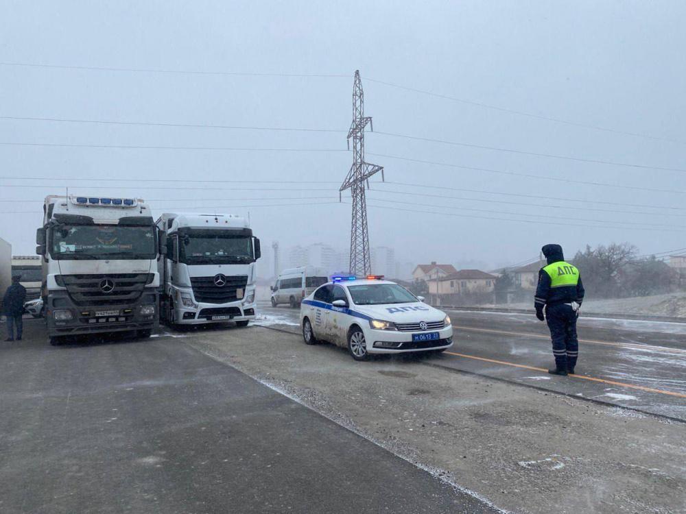 На трассе Новороссийск – Геленджик возобновили движение грузовиков