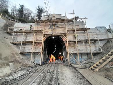 В Сочи ремонтируют один из старейших ж/д тоннелей юга России
