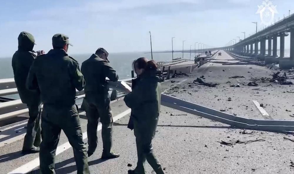 СК: собственник подорвавшегося на Крымском мосту грузовика — житель Кубани