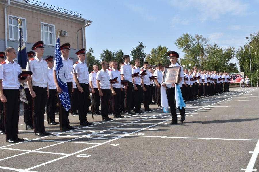 Президентское знамя вручат казачьему кадетскому корпусу из Краснодарского края