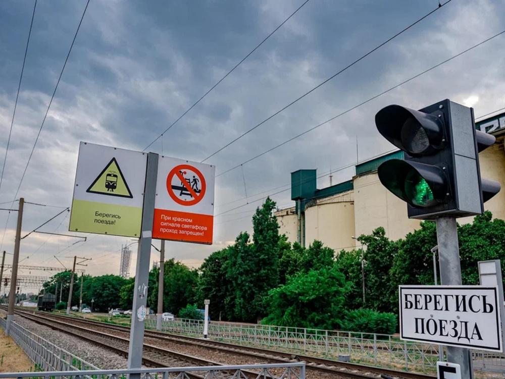 В Динском районе частично закроют переезд 