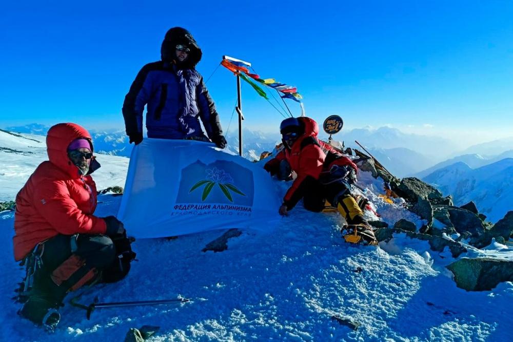 Альпинистка из Новороссийска покорила гору высотой 7 тыс. метров