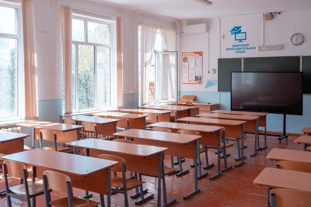 В Краснодаре прокуратура заинтересовалась школой, в которую не приняли девочку с цветными волосами