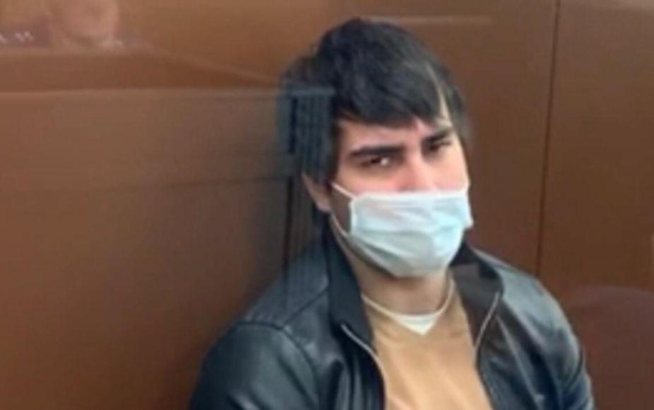 Устроившего драку на борту рейса Сочи - Москва мужчину суд оштрафовал на 200 тыс. рублей