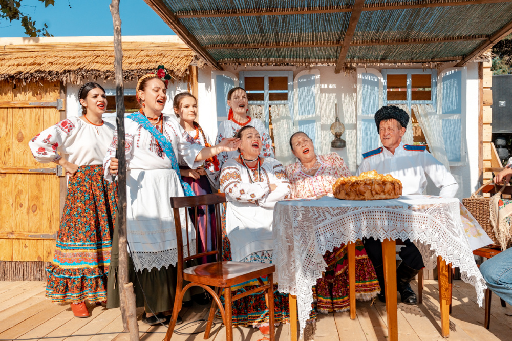 Хороводы, венки, фолк-группы: как пройдет Троица на фестивале «Александровская крепость»