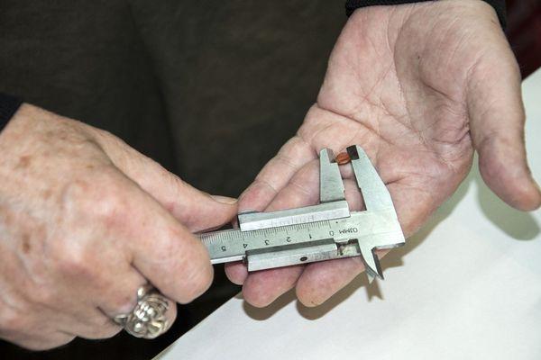 Самую маленькую в мире свистульку изготовил пенсионер в Краснодарском крае