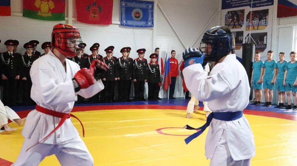 В казачьем корпусе на Кубани открыли спортзал для борцов