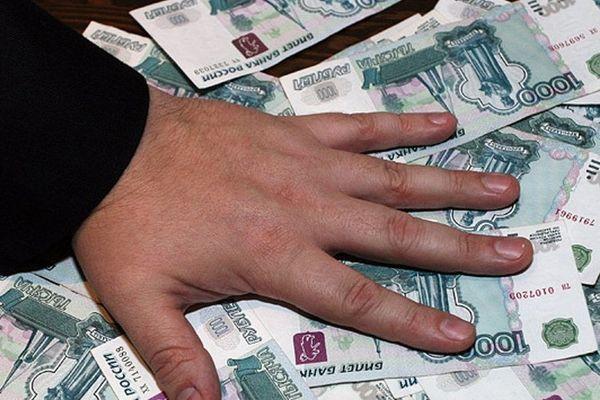 15 минут хватило вору, чтобы украсть полмиллиона рублей из дома жительницы Краснодарского края
