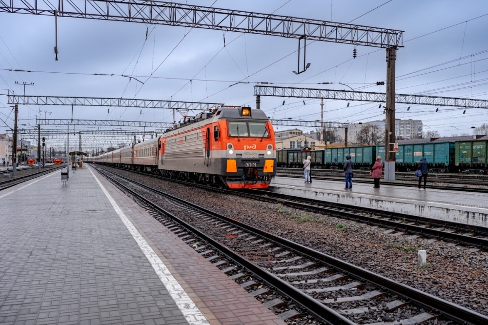 Запущен дополнительный поезд из Анапы в Керчь