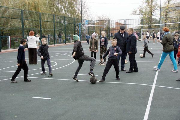 Новая спортивная площадка открылась в станице Новопокровской