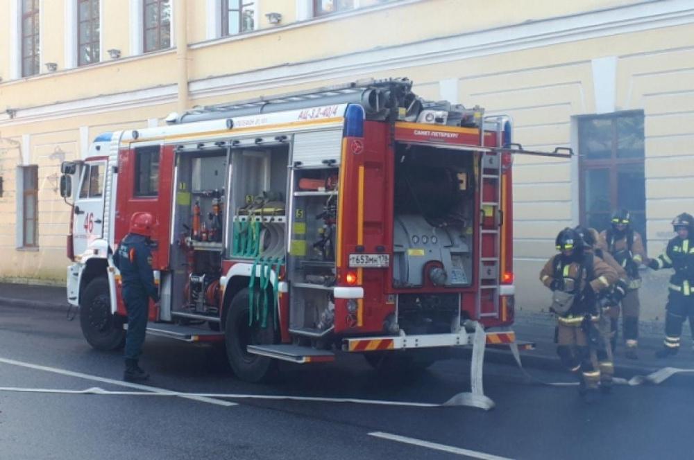 Взрыв произошел на лестничной клетке в жилом доме в Санкт-Петербурге