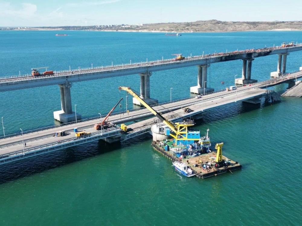 Крымский мост восстанавливают 250 человек