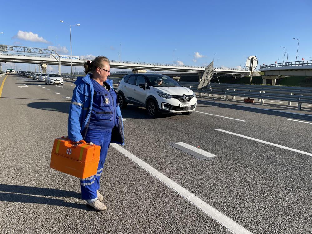 Кубанские врачи дежурят на подъездах к Крымскому мосту 