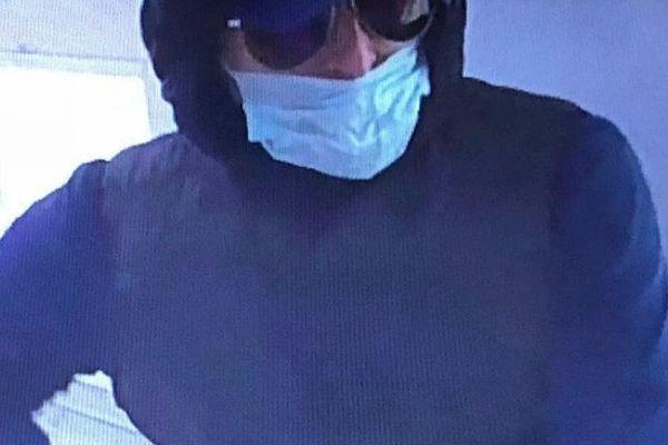 Злоумышленники в медицинских масках ограбили аптеку в Краснодаре