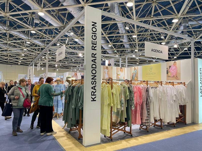 Кубанские производители одежды участвуют в двух международных выставках