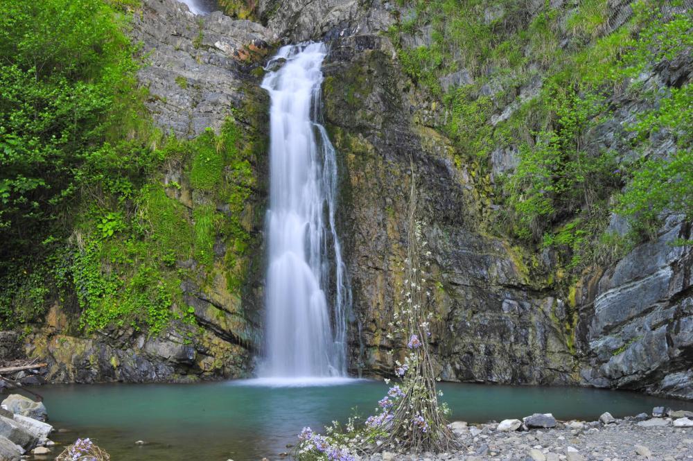 В Сочи реконструируют природный комплекс «33 водопада» 