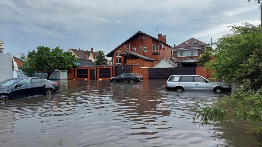 На Кубани подтопило 415 домов и почти 2 тысячи придомовых территорий