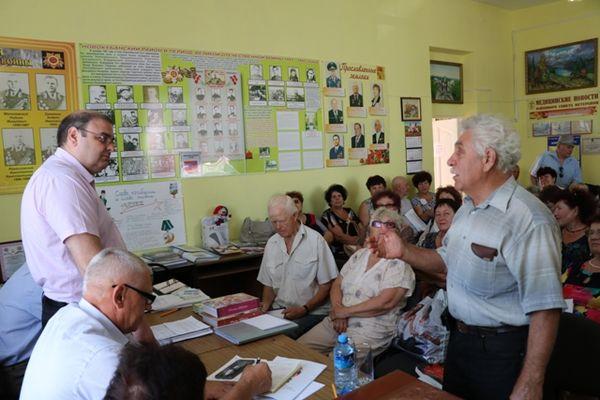 Чиновники Новокубанского района встретились с ветеранским активом