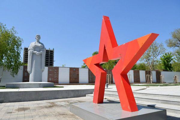 Работы по украшению города ко Дню Победы проходят в Краснодаре