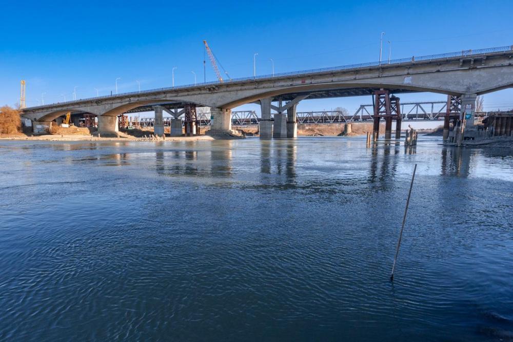 В Краснодаре движение по двум полосам Яблоновского моста запустят 15 июня