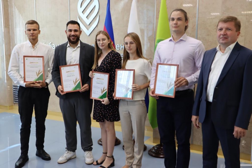 В КубГАУ вручили дипломы выпускникам программы «Управление проектами в АПК»