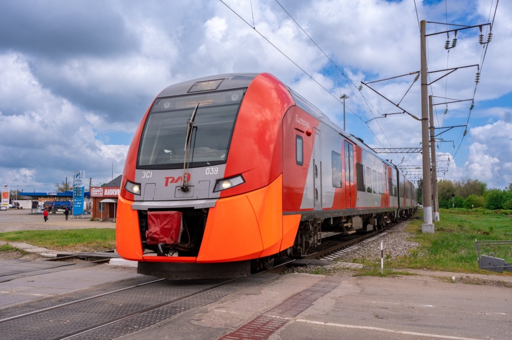 Маршруты 13 электричек сокращены на Черноморском побережье из-за селя в Сочи