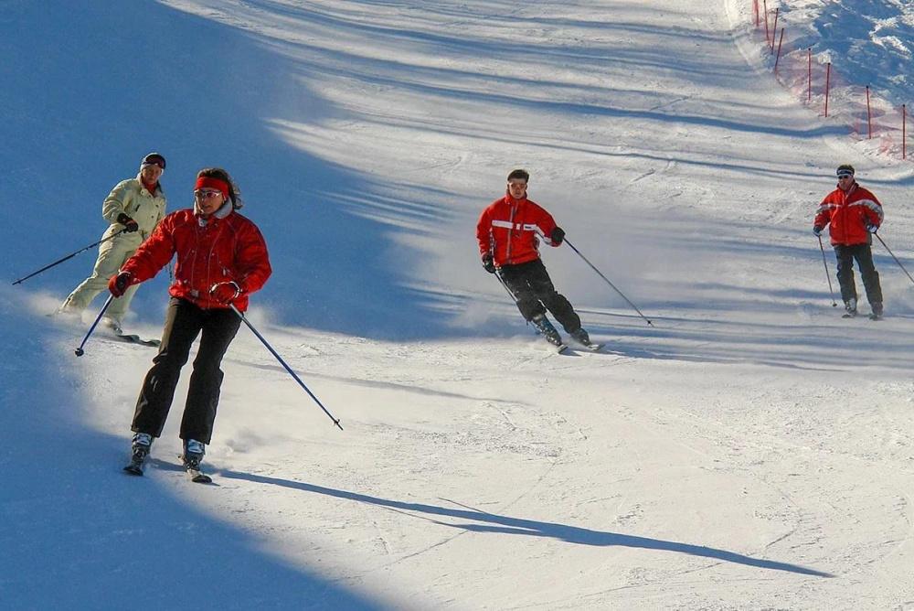 На курорте Красная Поляна из-за обильного снегопада закрыта часть горнолыжных трасс