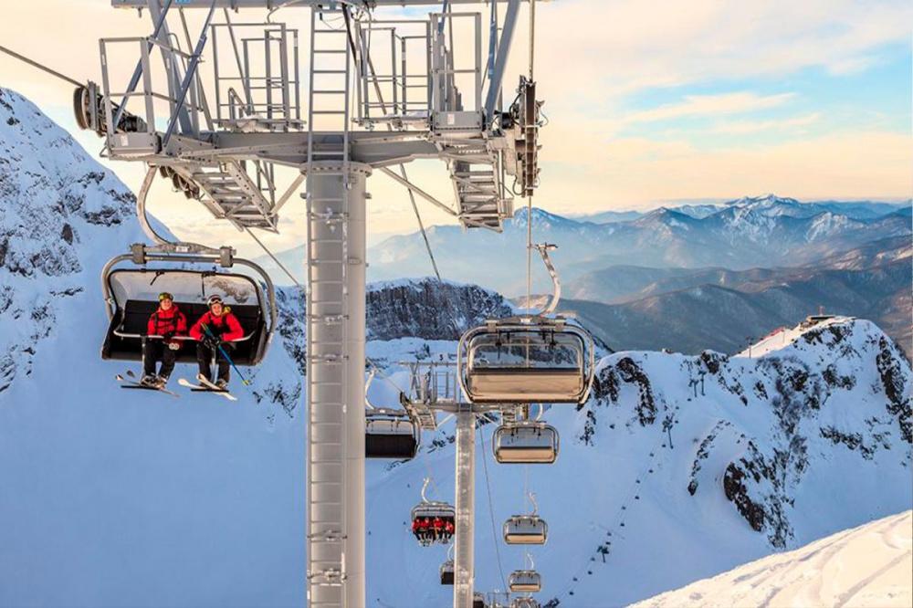 Готовь сани летом: горнолыжный курорт «Красная Поляна» открыл продажу «сезонных» ски-пассов