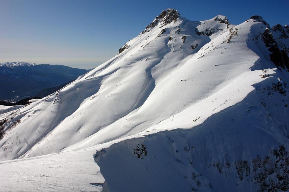 В горах Сочи за сутки сошли 14 лавин 