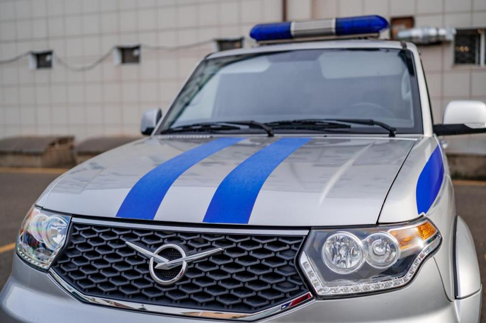 В Сочи иномарка, уходя от полицейской погони, врезалась в 4 авто