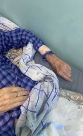 Пожилого мужчину привязали к койке в больнице Кубани